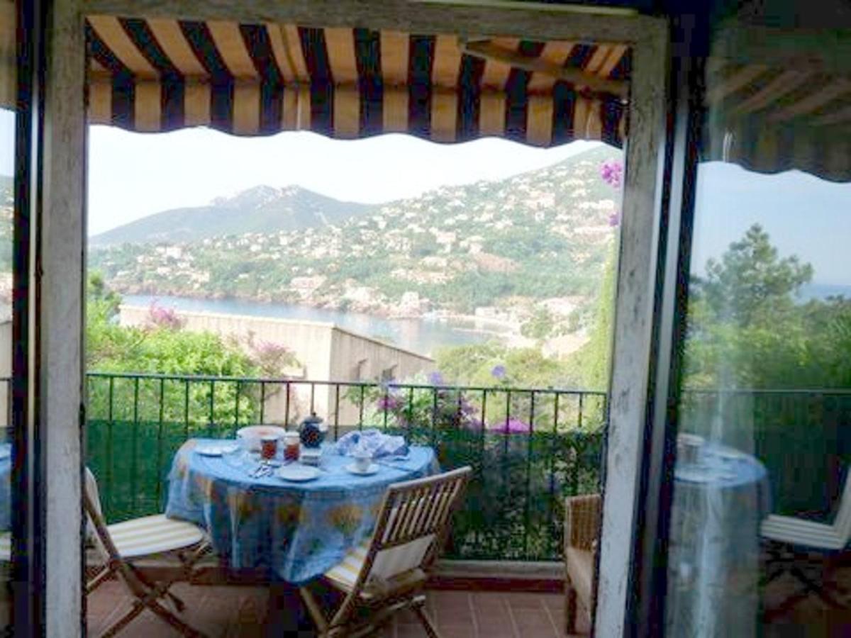 Studio A Theoule Sur Mer A 400 M De La Plage Avec Vue Sur La Mer Terrasse Amenagee Et Wifi Apartamento Exterior foto